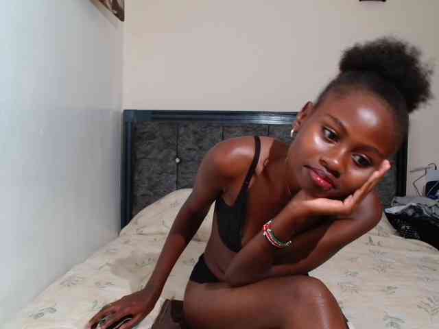 maxxinepetite webcam