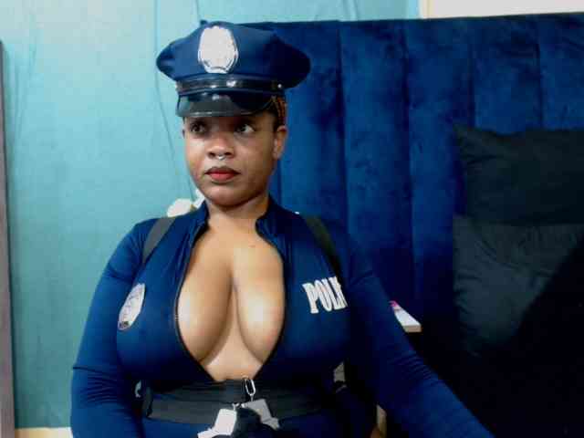 Queensavage webcam