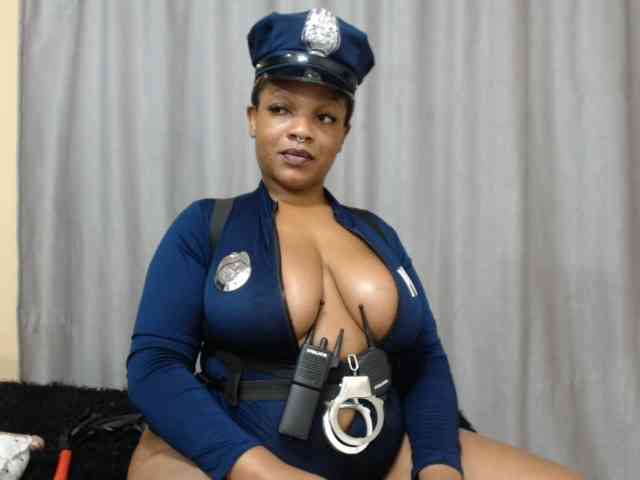 Queensavage webcam