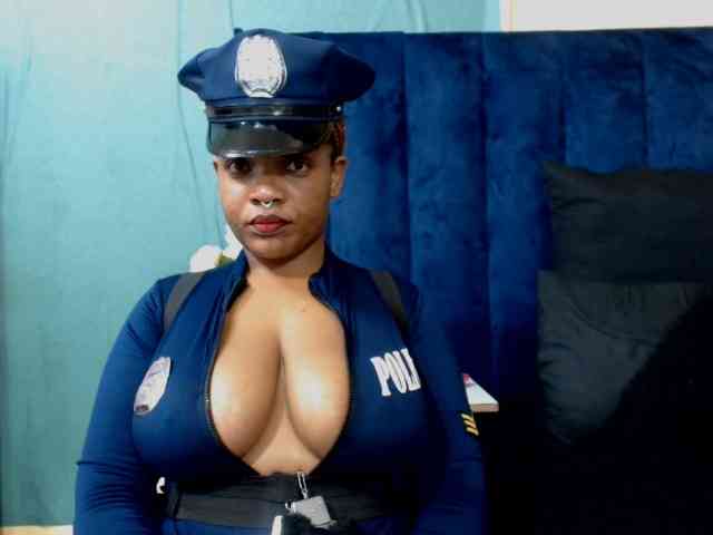 Queensavage webcam
