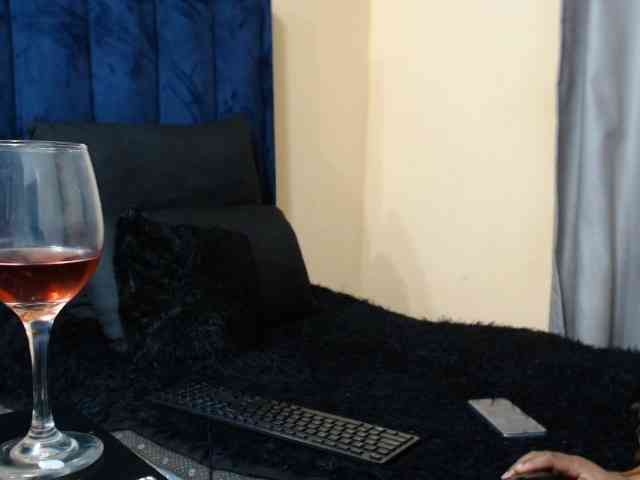 Queensavage webcam