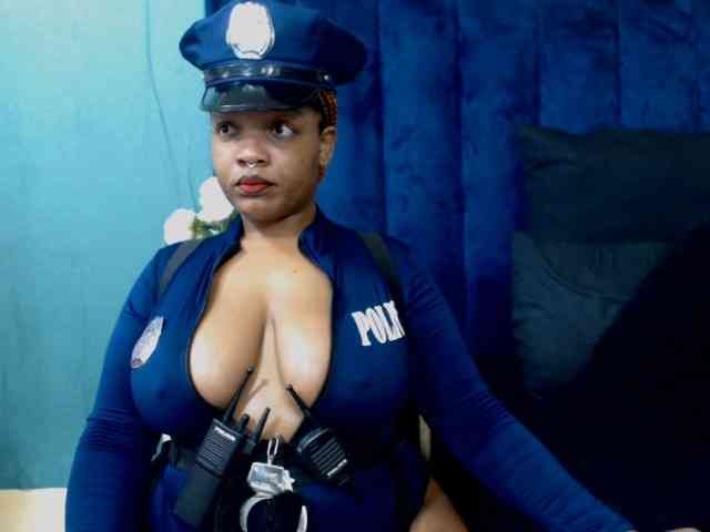 Queensavage webcam