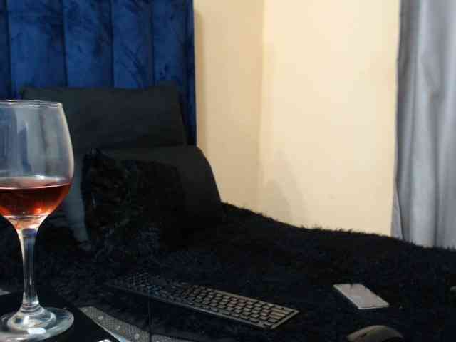 Queensavage webcam