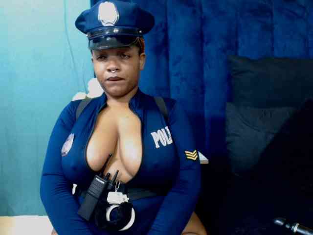 Queensavage webcam