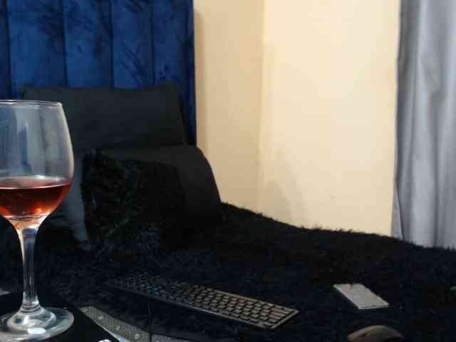 Queensavage webcam