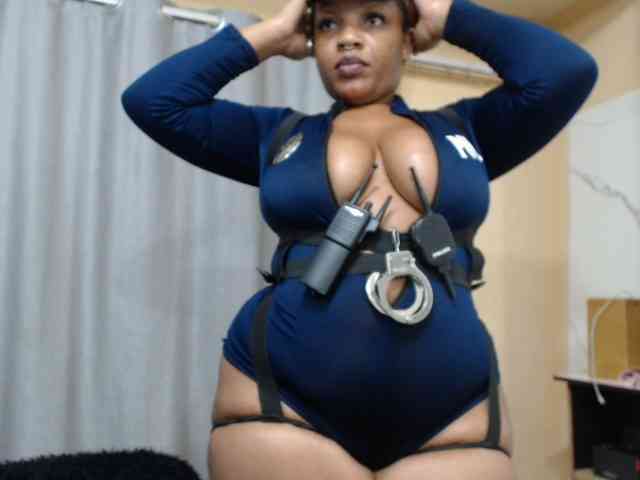 Queensavage webcam