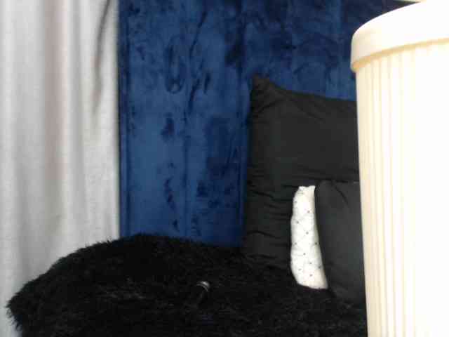 Queensavage webcam