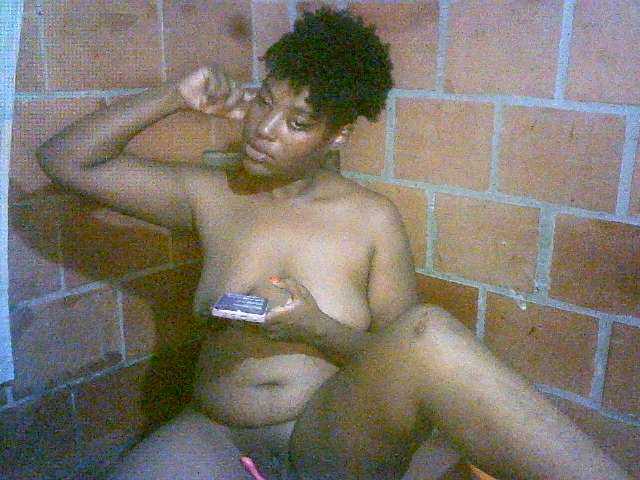 EmiliAddams live cam on BongaCams