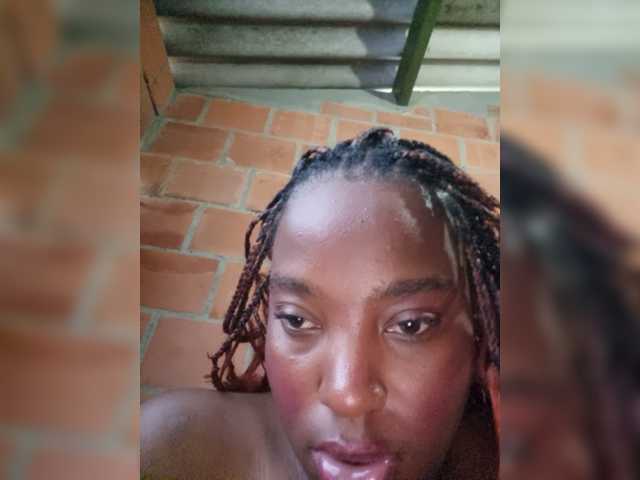 EmiliAddams live cam on BongaCams