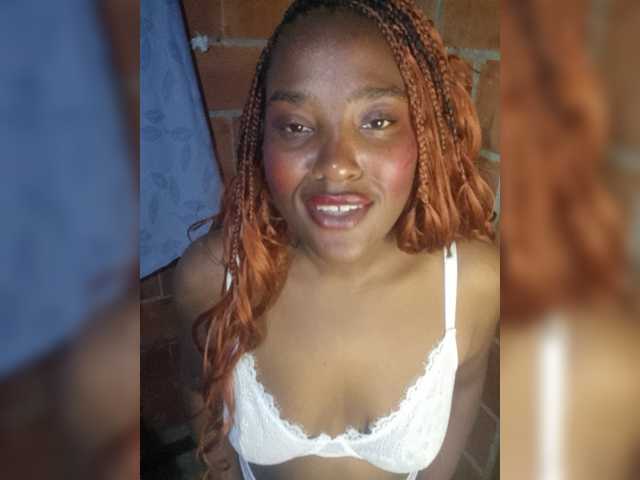 EmiliAddams live cam on BongaCams