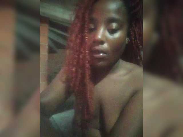 EmiliAddams live cam on BongaCams
