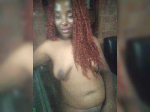 EmiliAddams live cam on BongaCams