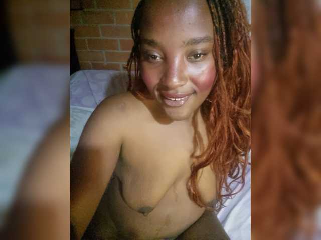EmiliAddams live cam on BongaCams