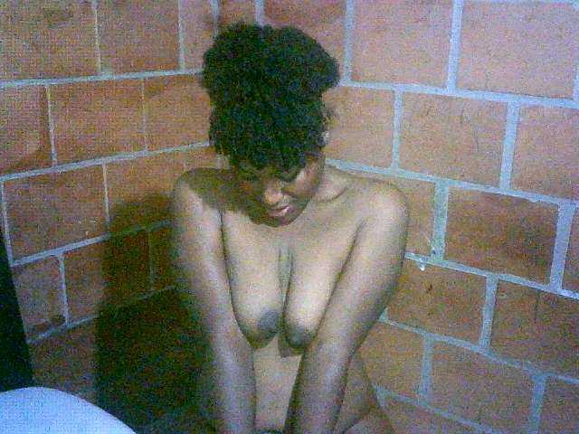 EmiliAddams live cam on BongaCams