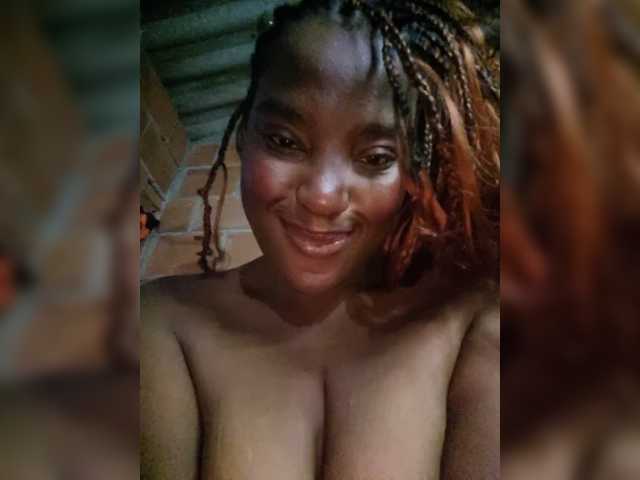 EmiliAddams, live now on BongaCams