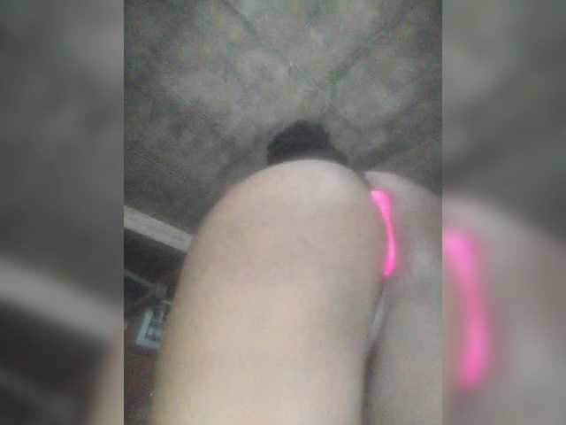 EmiliAddams live cam on BongaCams