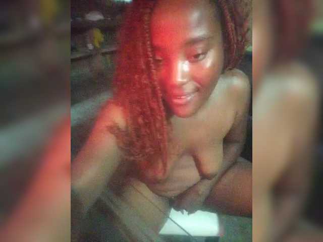 EmiliAddams live cam on BongaCams