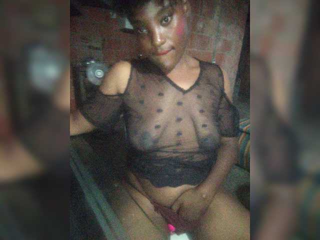 EmiliAddams live cam on BongaCams