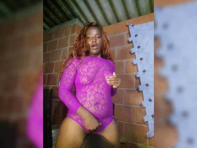 EmiliAddams, live now on BongaCams