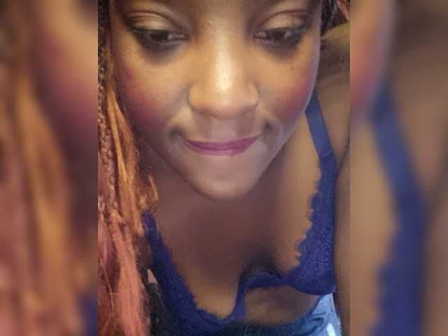 EmiliAddams live cam on BongaCams