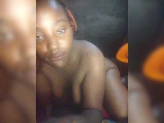 EmiliAddams live cam on BongaCams