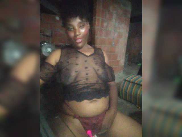 EmiliAddams live cam on BongaCams