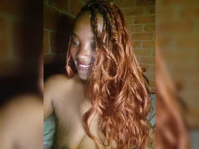 EmiliaBrava webcam bongacams model stream image