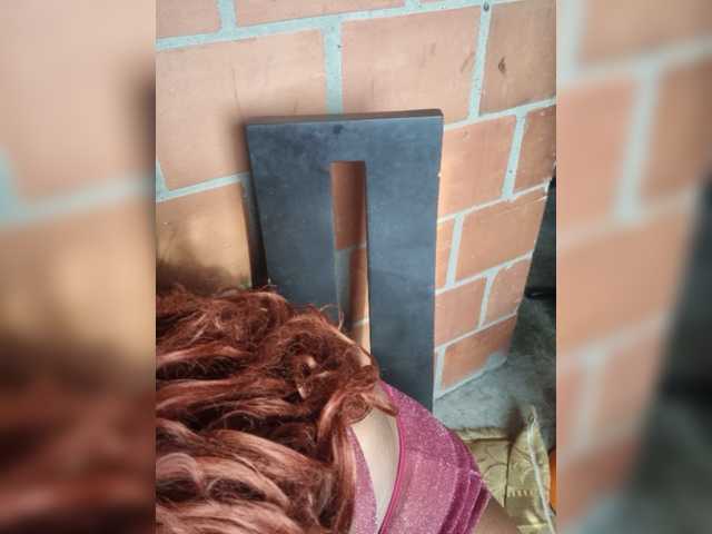 EmiliaBrava live cam preview