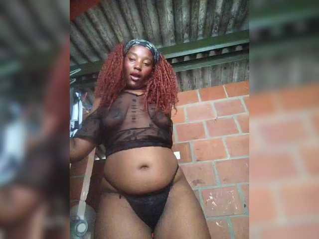 EmiliAddams live cam on BongaCams