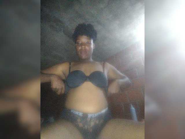 EmiliAddams live cam on BongaCams