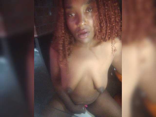 EmiliAddams live cam on BongaCams