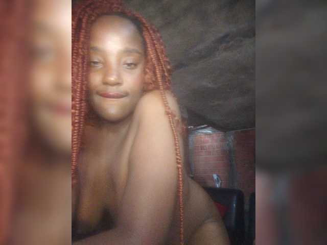 EmiliAddams live cam on BongaCams