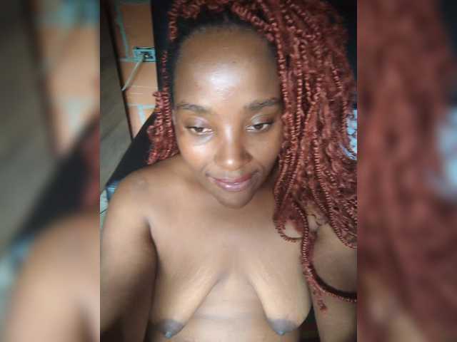 EmiliAddams live cam on BongaCams