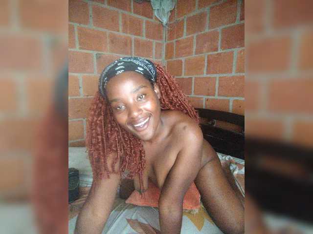 EmiliAddams live cam on BongaCams