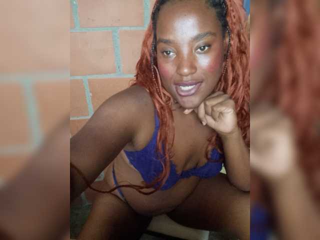 EmiliAddams live cam on BongaCams