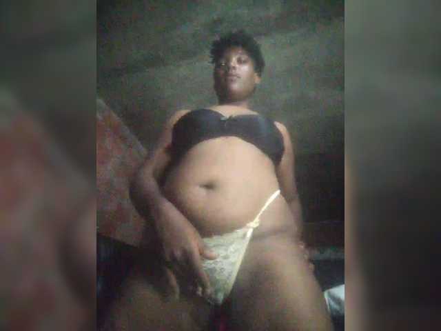 EmiliAddams live cam on BongaCams