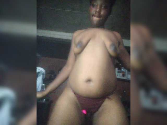 EmiliAddams live cam on BongaCams