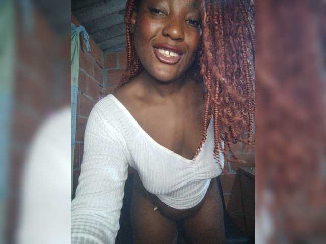 EmiliAddams live cam on BongaCams