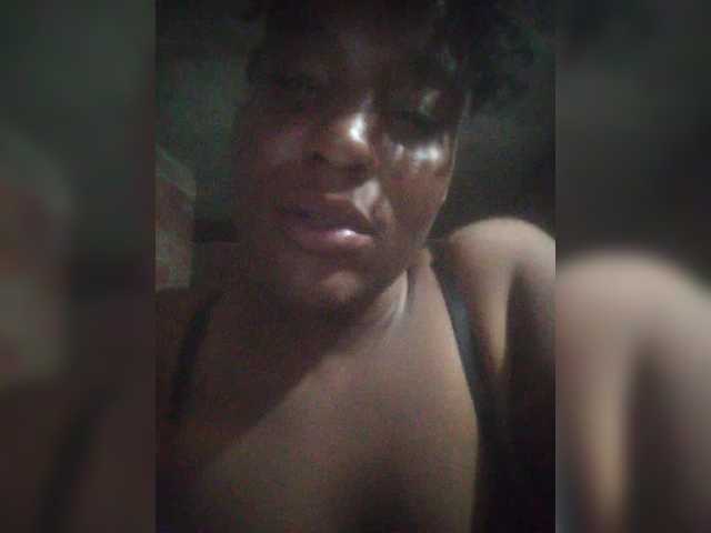 EmiliAddams live cam on BongaCams
