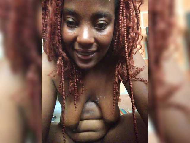 EmiliAddams live cam on BongaCams
