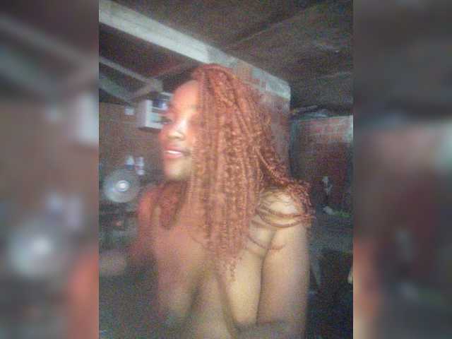 EmiliAddams live cam on BongaCams
