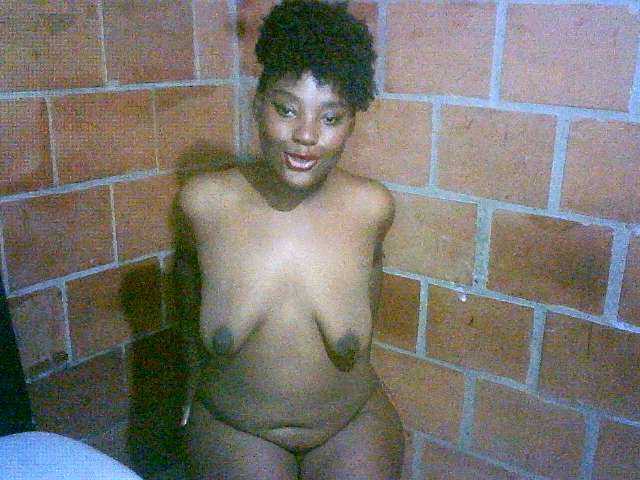 EmiliAddams live cam on BongaCams