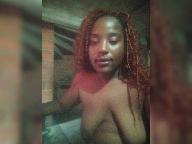 EmiliAddams live cam on BongaCams