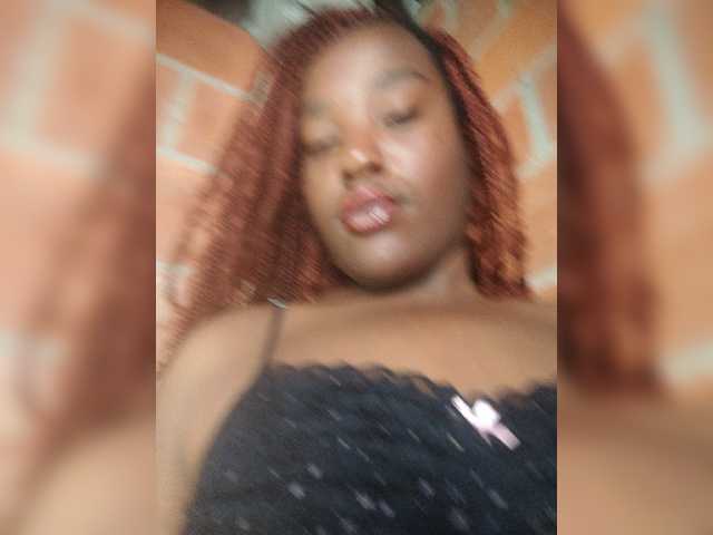 EmiliAddams live cam on BongaCams