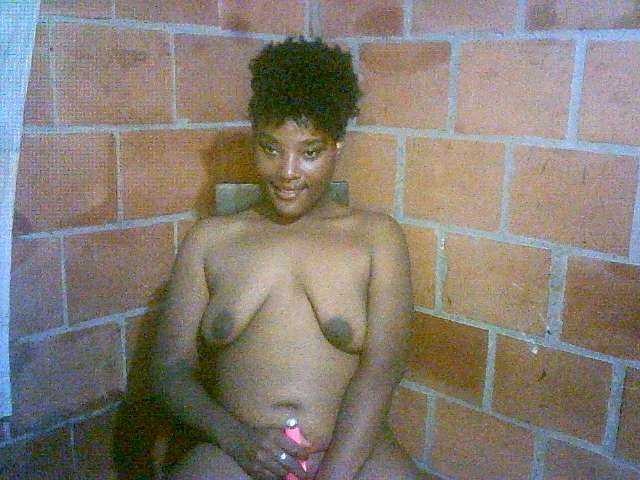 EmiliAddams live cam on BongaCams