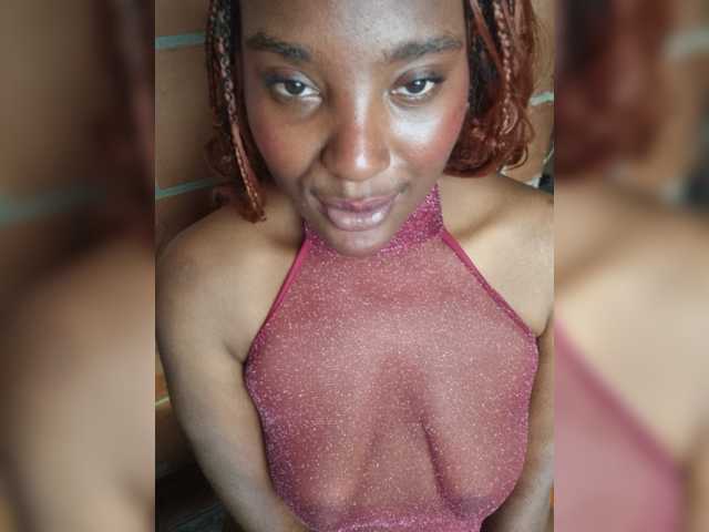 EmiliAddams live cam on BongaCams