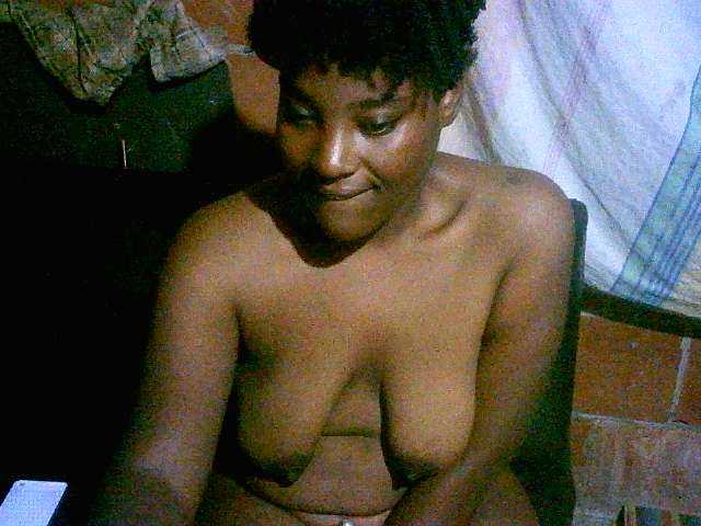EmiliAddams live cam on BongaCams