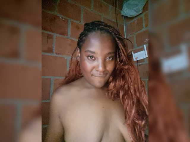EmiliAddams live cam on BongaCams