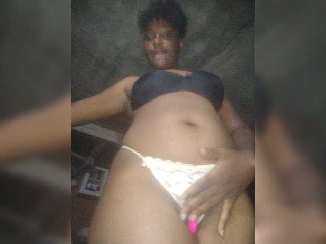 EmiliAddams live cam on BongaCams