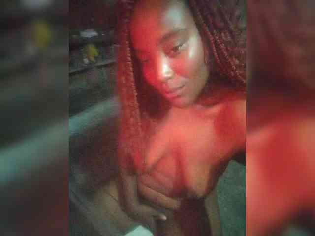EmiliAddams webcam